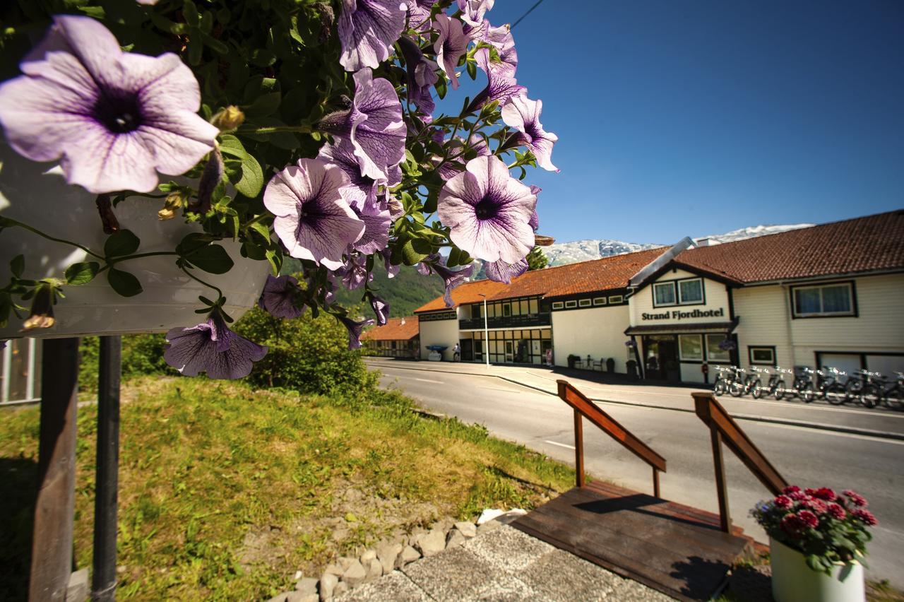 Strand Fjordhotel Ulvik Exterior foto